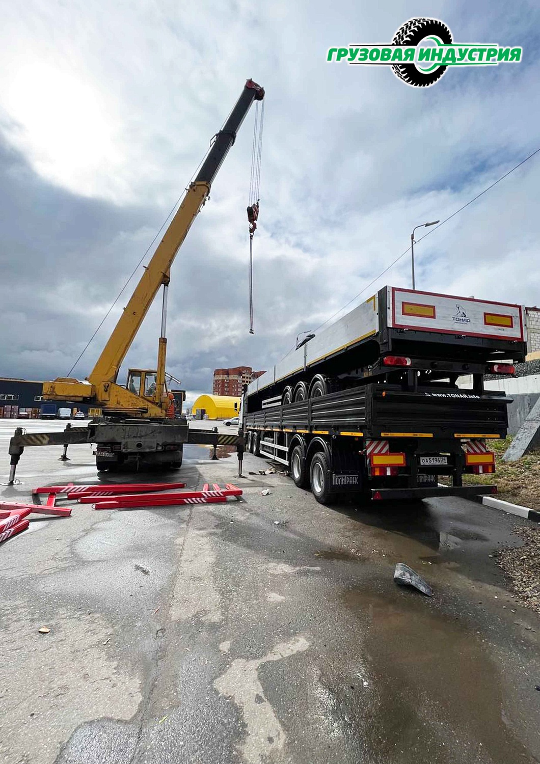 Отгрузка полуприцепа бортовая платформа Тонар В3-13К в г. Улан-Удэ
